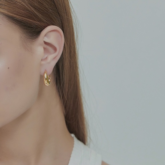 18K Gold Plated Mini Minimalist Hoop Earrings - Picture 6 of 7